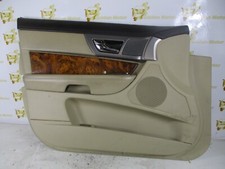 Jaguar XF Türverkleidung